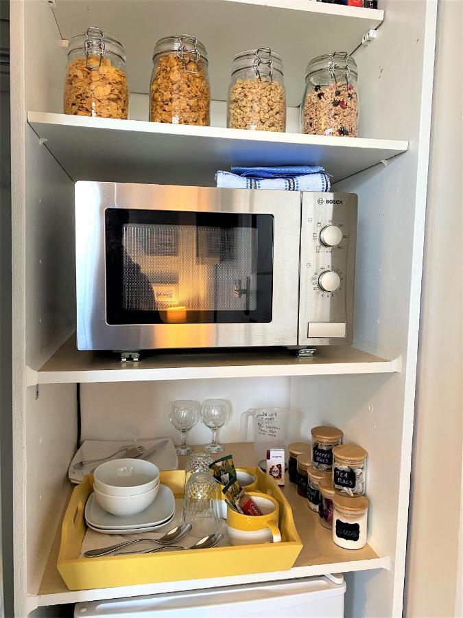 En-Suite Nook Near Forest & Sea, Great Value With Fridge, Microwave And Tv Lymington Eksteriør billede