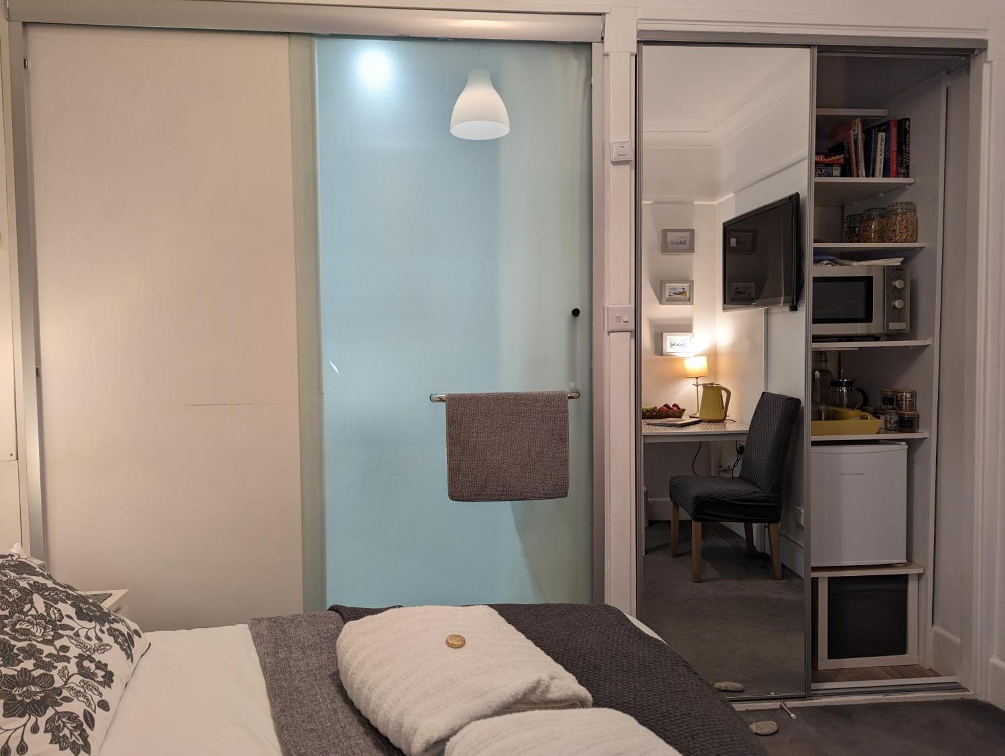 En-Suite Nook Near Forest & Sea, Super Value With Fridge, Microwave And Tv Lymington Eksteriør billede