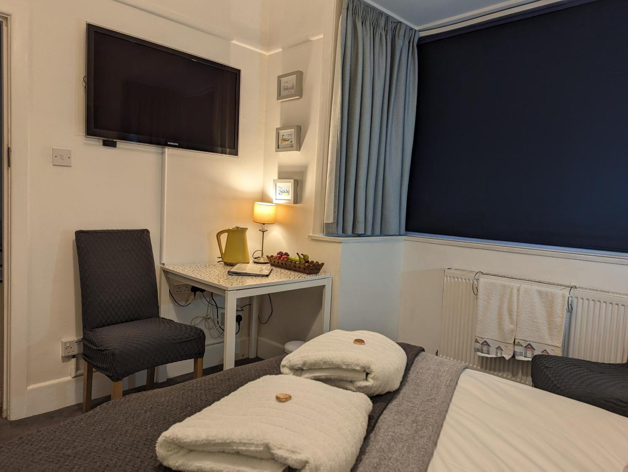 En-Suite Nook Near Forest & Sea, Great Value With Fridge, Microwave And Tv Lymington Eksteriør billede